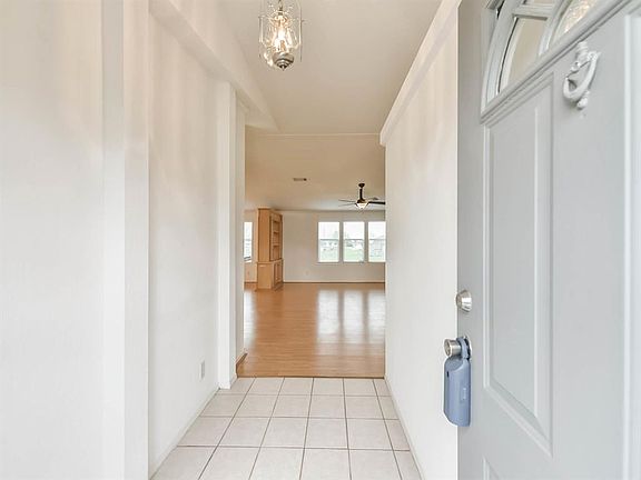 5th image of 10207 Harry Dr