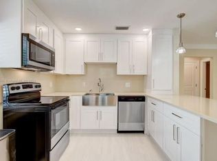 414 Ocean Breeze St, Lake Worth, FL 33460
