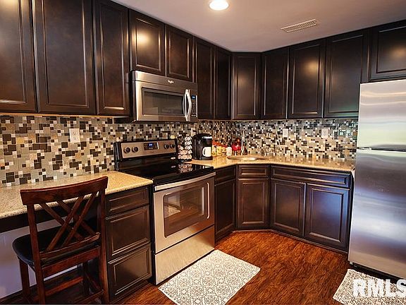 3rd image of 1705 N Norwood Blvd