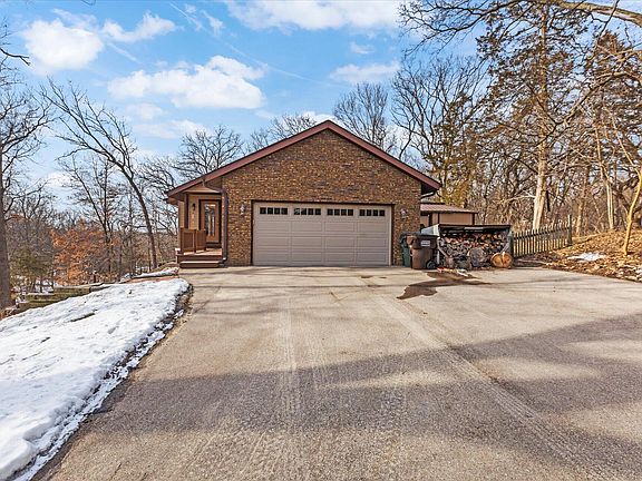 2nd image of 3326 N Spring Hill Dr