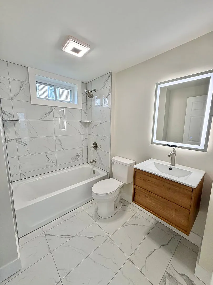 699 Stanley St — Photo 4
