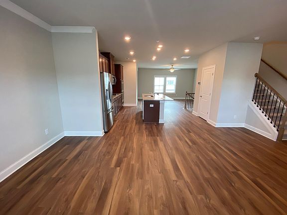4th image of 134 Reagan St