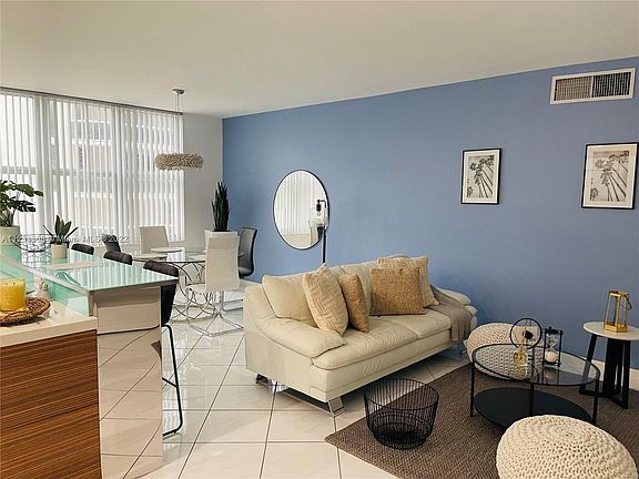 4th image of 4747 Collins Ave APT 407