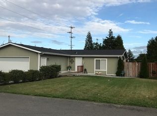 1020 N Oliver Ln, Sequim, WA 98382