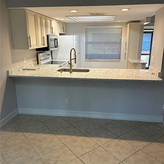 2074 Pine Isle Ln #2074 — Photo 6
