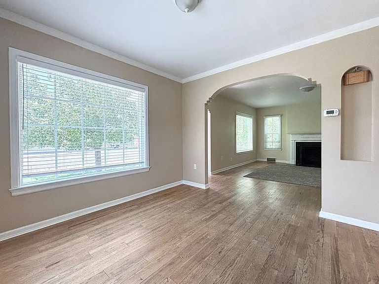 3671 S. 2300 E. — Photo 8