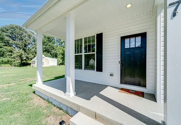 7 Limox Ln #1 — Photo 2