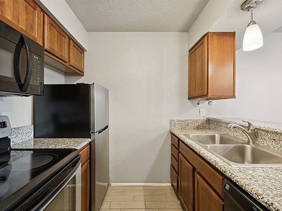 2nd image of 1503 N Garrett Ave APT 111