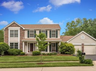 15822 Cedarmill Dr, Chesterfield, MO 63017