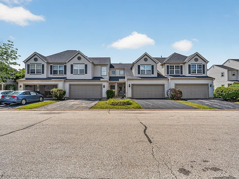 Clover Dr — Photo 21