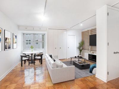 159 W 53rd St APT 33A, New York, NY, 10019