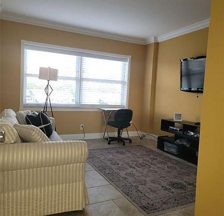 4th image of 2900 NE 30th St APT 3H