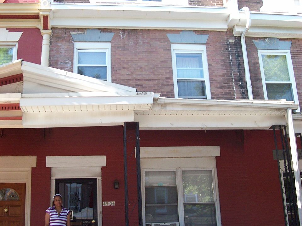 1st image of 4906 Walton Ave