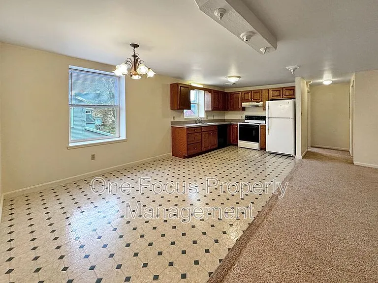 326 E Church St #3 — Photo 2
