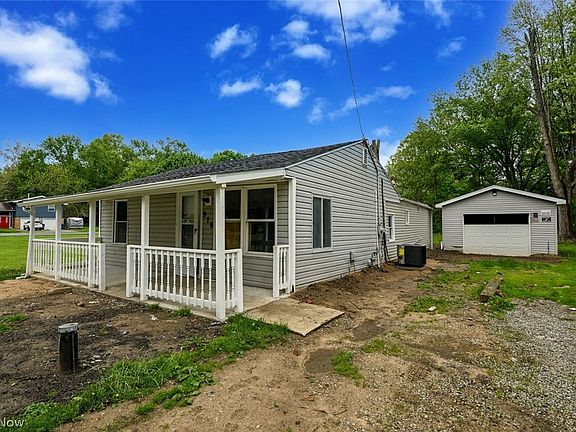 3rd image of 916 Abington Rd