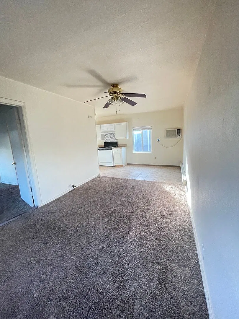 2282 Maple St — Photo 4