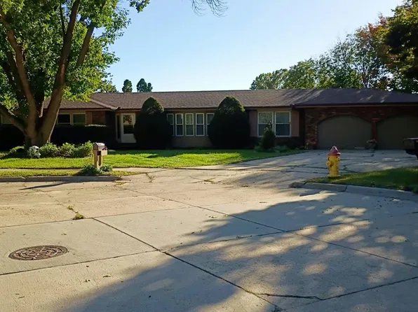 14717 Burt Cir, Omaha, NE 68154
