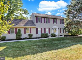 24 Golfview Ln, Reading, PA 19606