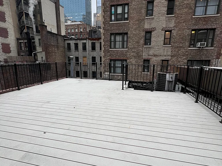 44 W 56th St #4 — Photo 14
