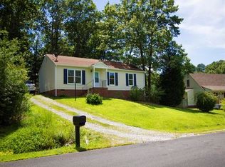 3317 Walnut Cove Ct, Chester, VA 23831