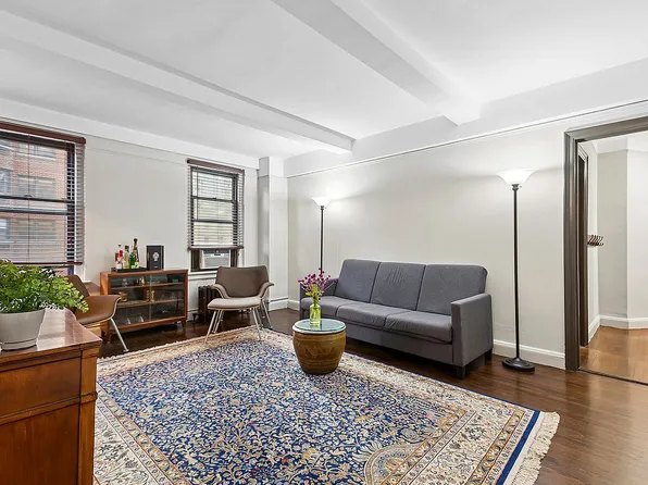 321 E 54th St APT 6A, New York, NY 10022