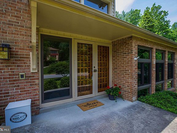 3rd image of 3815 Fort Hill Dr