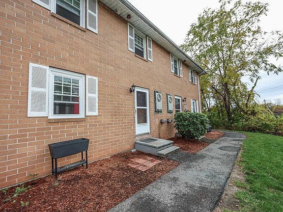 4th image of 915 Elmwood Drive