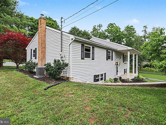 4th image of 476 Old Stage Rd