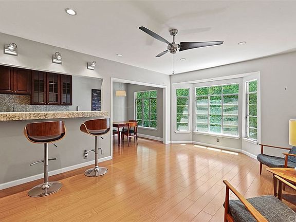 2nd image of 50 Elm Ave Unit 8