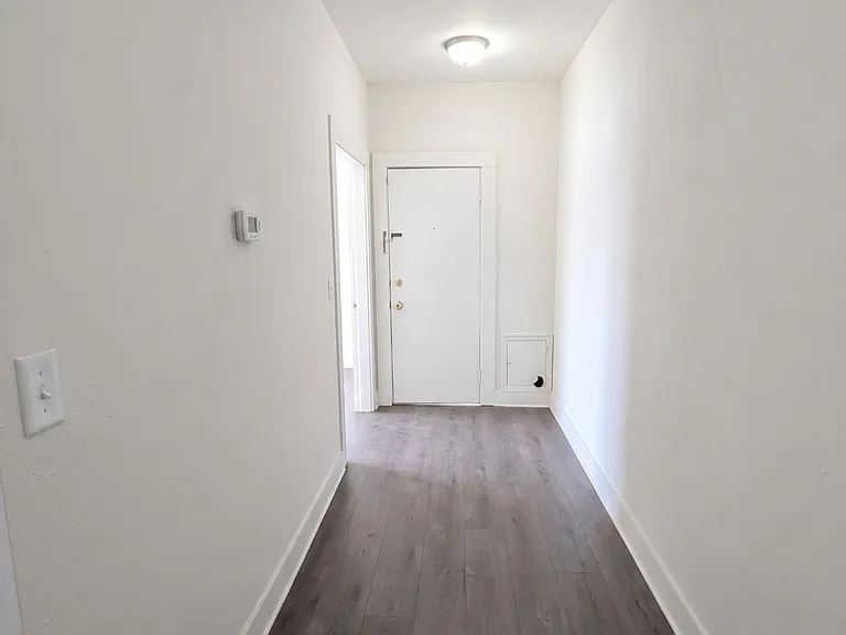 5265 S Figueroa St #1 — Photo 3