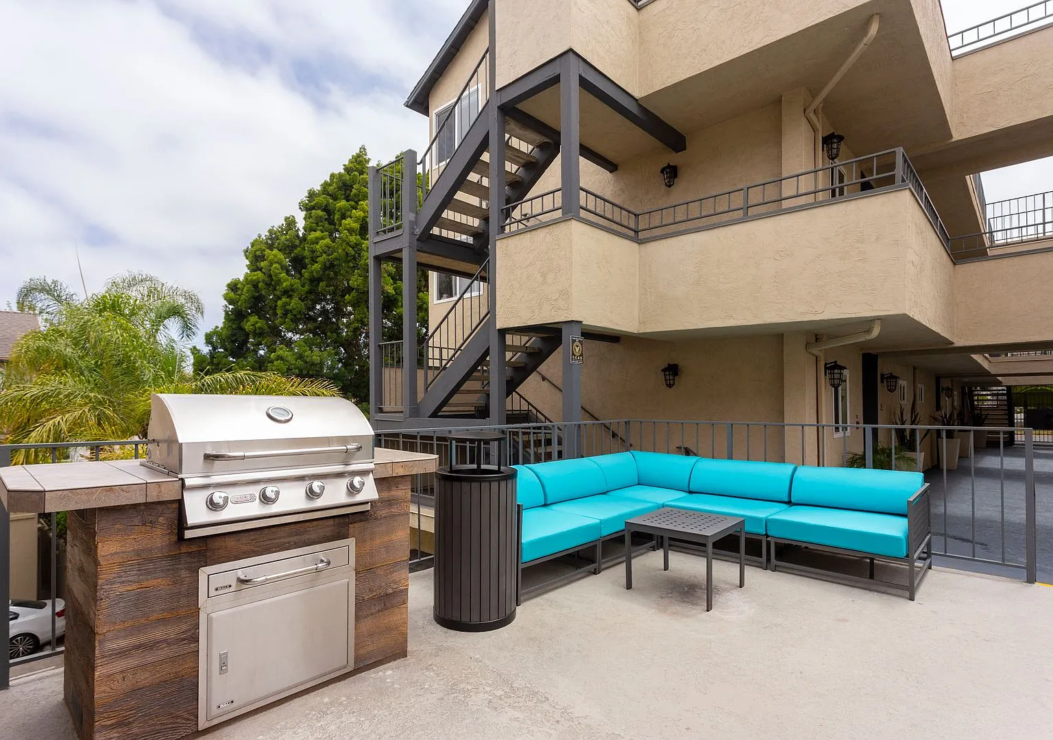 Golden Pacific Apartments — Photo 3