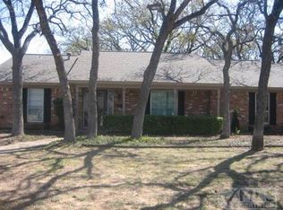 407 Canyon Ridge Dr, Euless, TX 76040