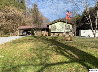 1605 Upper Middle Creek Rd, Sevierville, TN 37876