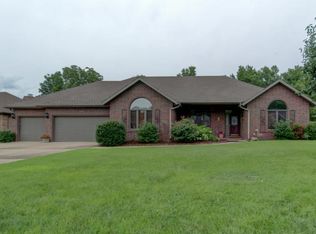 3175 E Topping Cir, Springfield, MO 65804