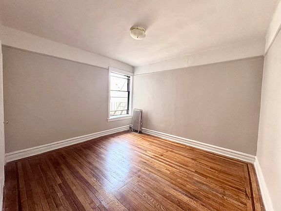 4th image of 902 44th St #C29