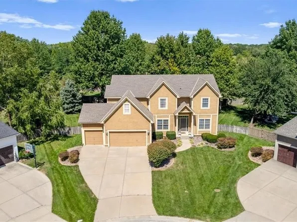 13700 Bond St, Overland Park, KS 66221