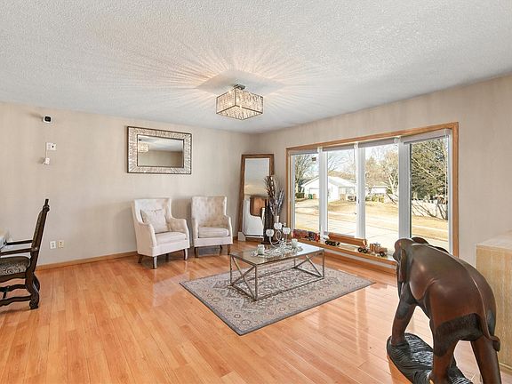 4th image of 10822 Walnut Ridge Dr