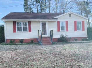 21 Shuford St, Lavonia, GA 30553