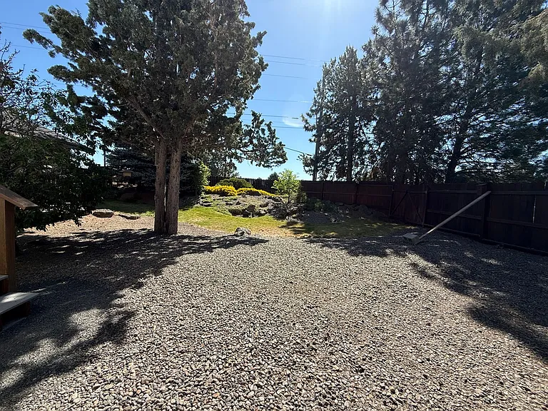 20997 Spinnaker St — Photo 34