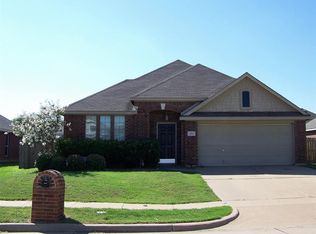 813 Cutting Horse Dr, Mansfield, TX 76063