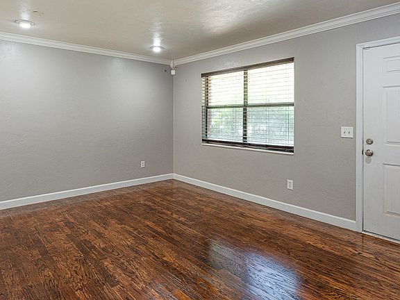 4th image of 3733 Wood Hill Dr