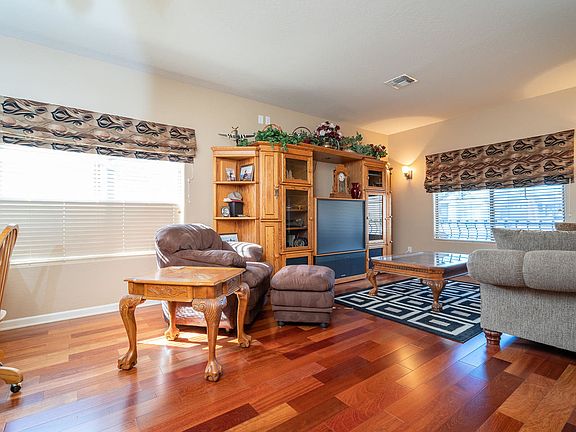 3rd image of 16747 W Lariat Ln