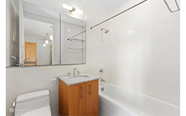 Rented by Douglas Elliman | media 19