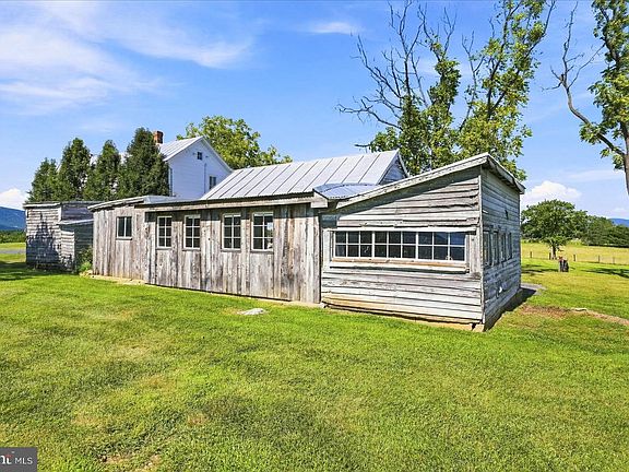 119th image of 625 Riverbend Rd