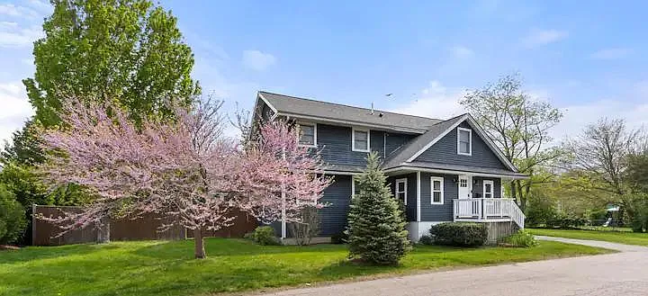 29 Versailles Ave — Photo 8