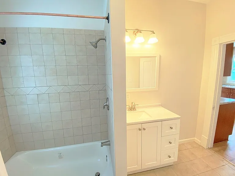 1242 Michigan Ave — Photo 9
