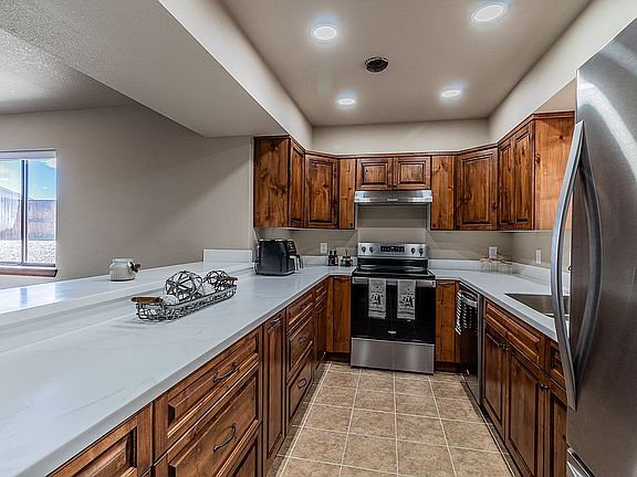 2nd image of 5200 Villa View Dr APT 5A