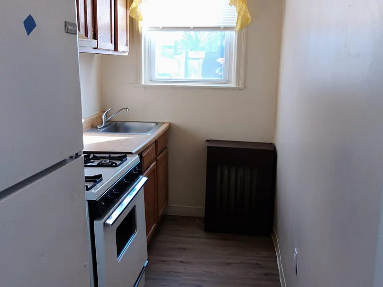 5202 Webster St #2 — Photo 6