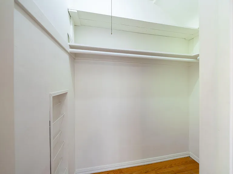 648 S Burnside Ave #650-1/2 — Photo 8