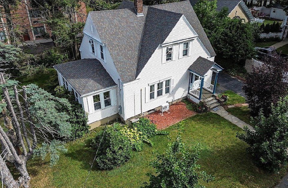 1st image of 22 Bluff Ave
